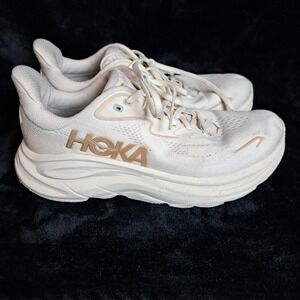 Hoka One One W Clifton 10 Shoes Women Size 9B Cream Vanilla Running Cushioned